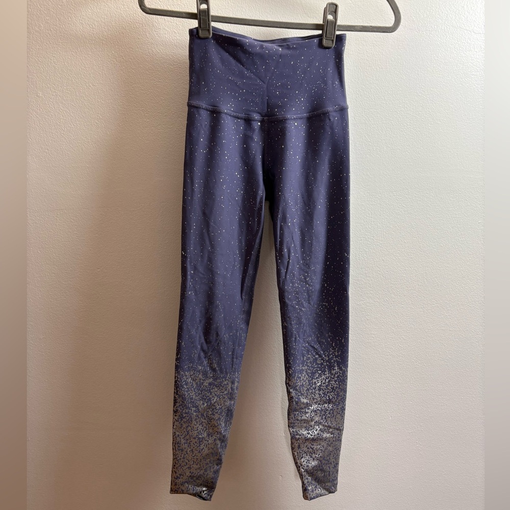 NWOT Beyond Yoga Lilac & Silver Leggings XS